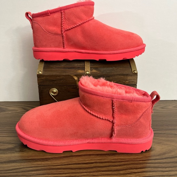 UGG CLASSIC ULTRA MINI PINK SUEDE COMFORT BOOTS SIZE US YOUTH 4 FITS WOMENS 5.5 - Picture 3 of 13